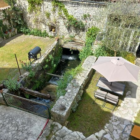 فيلا Le Moulin D'Errol Saint-Jean-dʼAngély المظهر الخارجي الصورة